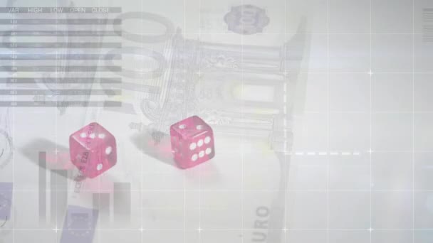 背景には 2つのサイコロとユーロの通貨手形に関する金融データ処理のアニメーション ビジネス ギャンブルの概念をデジタルで生成し — ストック動画