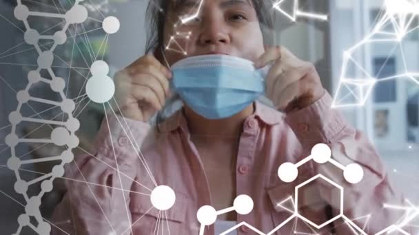 Animasi Dari Lapisan Dna Dan Senyawa Kimia Atas Wanita Birasial — Stok Video