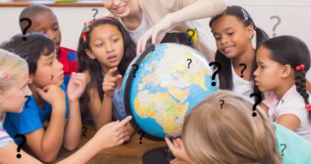 질문의 애니메이션은 지구본을 사용하여 선생님 교실에 표시된다 디지털 비디오 — 비디오
