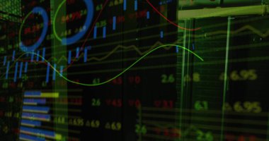 Bilgisayar sunucusunun yeşil ışıkları üzerinden veri işleme resmi. dijital arayüz, bulut hesaplama konsepti ve teknoloji konsepti dijital olarak oluşturulmuş görüntü.