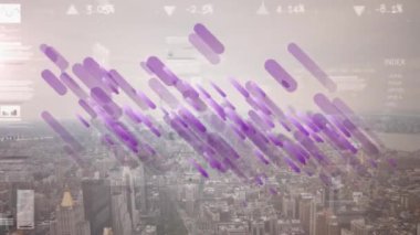 Şehir manzarası üzerinde istatistik ve veri işleme animasyonu. küresel bağlantılar ve veri işleme konsepti dijital olarak oluşturulmuş video.