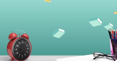 Çalar saatin, kitapların ve ofis eşyalarının yeşil arka planda canlandırılması. ulusal temizlik sizin masa günü konsepti dijital olarak oluşturulmuş video.