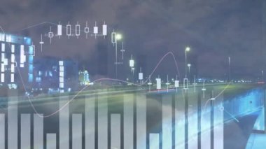 Şehir manzarası, bulutlar ve gökyüzü üzerinde işleyen istatistiklerin animasyonu. küresel veri işleme ve dijital arayüz konsepti dijital olarak oluşturulmuş video.