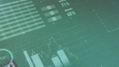 Zarlarla ilgili finansal veri işleme animasyonu ve yeşil arka planda Avro para birimi faturaları. iş, finans ve kumar konsepti dijital olarak üretilen video.
