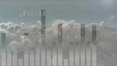 Bulutların ve gökyüzünün üzerinde işlenen istatistiklerin animasyonu. küresel bağlantılar ve veri işleme konsepti dijital olarak oluşturulmuş video.