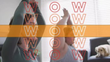 Evde yoga yapan iki Kafkasyalı kadın yerine 