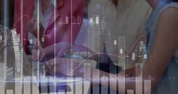 Animation Von Statistiken Und Finanzdatenverarbeitung Über Geschäftsleute Besprechungen Globales Geschäfts — Stockvideo