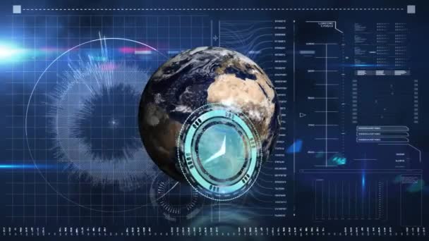 全球时钟动画和屏幕上的数据处理 全球商业 数据处理和数字视讯接口概念 — 图库视频影像