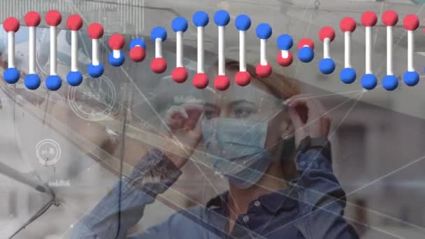 Animazione Del Filamento Del Dna Sulla Donna Maschera Facciale Griglia — Video Stock