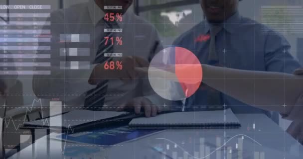 사람들이 모으는 사업을 사람들에 통계와 처리의 애니메이션 글로벌 비즈니스 데이터 — 비디오