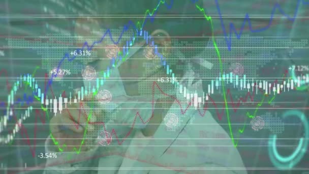 Animação Estatísticas Processamento Dados Financeiros Sobre Mulher Máscara Facial Negócio — Vídeo de Stock