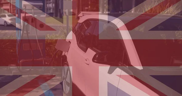 Dubbele Blootstelling Van Union Jack Boven Elektrische Auto Laadstation Digitale — Stockfoto