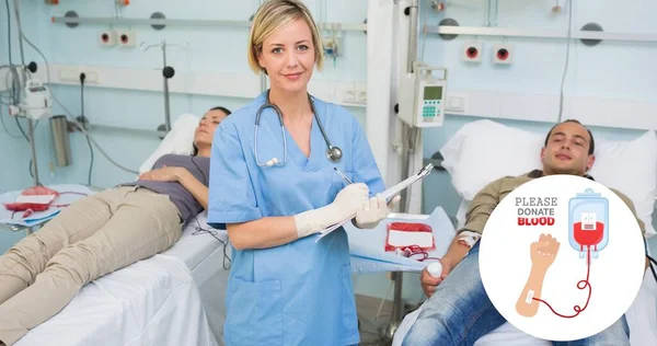 Portrait Doctor Amidst Donors Lying Bed Hospital Please Donate Blood — Stock Photo, Image