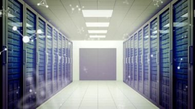 Sunucu odasında moleküllerin canlandırılması. küresel bağlantılar, teknoloji, veri işleme ve dijital arayüz konsepti dijital olarak oluşturulmuş video.