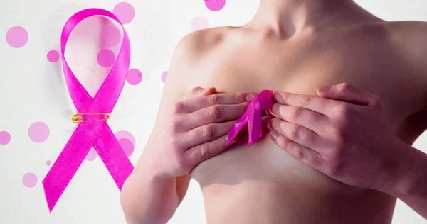 Kompositbild Einer Oben Ohne Frau Mit Brustkrebsbändern Kopierraum Brustkrebs Aufklärungskampagne — Stockfoto