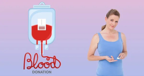 紫色の背景にシンボル付きの献血テキストによってGlucometerを使用して女性の肖像画 医療と意識のデジタル複合体は — ストック写真