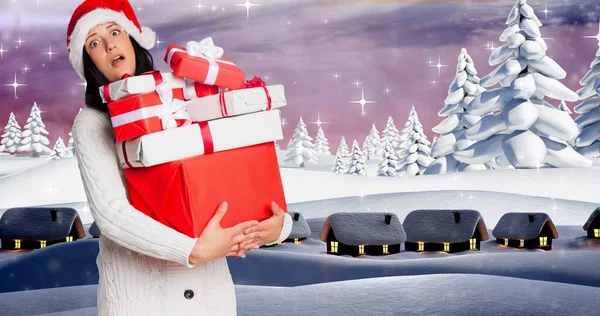 Komposition Einer Schockierten Frau Mit Weihnachtsmütze Die Geschenke Trägt Mit — Stockfoto