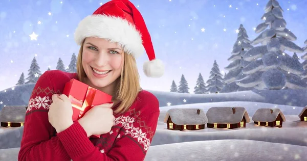 Composición Mujer Feliz Sombrero Santa Con Navidad Presente Sobre Fondo — Foto de Stock