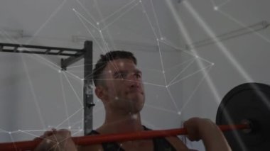 Kafkasyalı güçlü adamın ağırlık kaldırması üzerinden bağlantı ağının animasyonu. sağlık ve zindelik kavramı dijital olarak oluşturulmuş video.