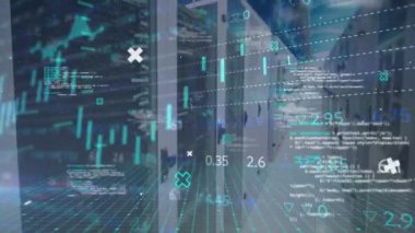 Sunucu odasındaki veri işleme ve diyagramlarının animasyonu. küresel iş, finans, bağlantılar ve dijital arayüz konsepti dijital olarak oluşturulmuş video.