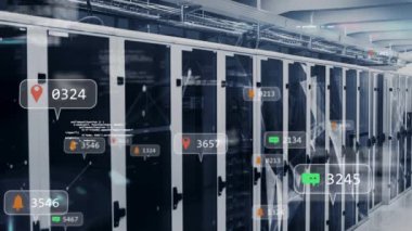 Sunucu odasında veri işleme ve ortam simgelerinin canlandırılması. küresel iş, finans, bağlantılar ve dijital arayüz konsepti dijital olarak oluşturulmuş video.