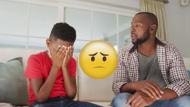Animasi Ikon Emoji Sedih Lebih African American Ayah Berbicara Dengan — Stok Video