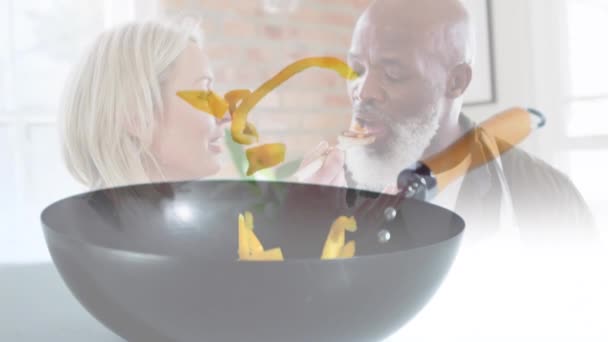 Animation Divers Couples Cuisiner Dans Cuisine Sur Les Légumes Dans — Video