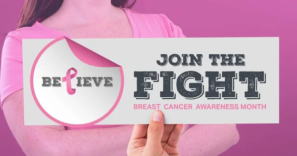 信じるテキストと乳がんの意識のスローガンを持つ女性の構成 乳がん啓発キャンペーンとベクトルコンセプト — ストック写真