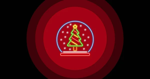 Compuesto Digital Árbol Navidad Iluminado Sobre Patrón Circular Rojo Sobre —  Fotos de Stock