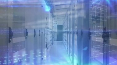 Sunucu odasındaki veri işleme ve ışık noktalarının animasyonu. teknoloji, bağlantılar ve dijital arayüz kavramı dijital olarak oluşturulmuş video.
