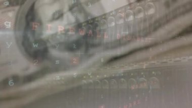 Değişen numaraların animasyonu ve düşen dolarlarla ilgili virüs alarmı. küresel finans güvenliği konsepti dijital olarak oluşturulmuş video.