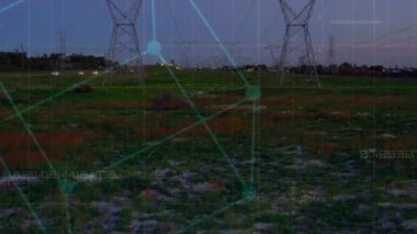 Veri işlemenin animasyonu ve elektrik direkleriyle manzaranın karesi. küresel bağlantılar, teknoloji, veri işleme ve dijital arayüz konsepti dijital olarak oluşturulmuş video.