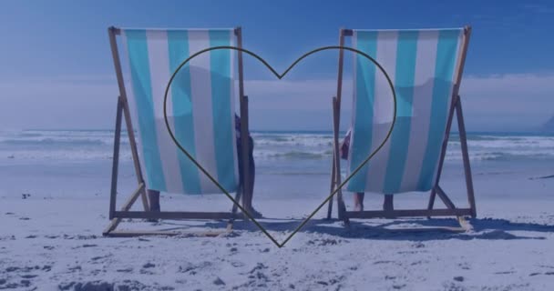 Animatie Van Afrikaans Amerikaans Echtpaar Liggend Aan Het Strand Boven — Stockvideo