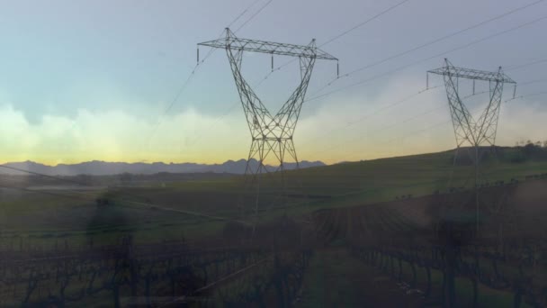 Animación Del Procesamiento Datos Sobre Paisaje Con Torres Eléctricas Conexiones — Vídeos de Stock