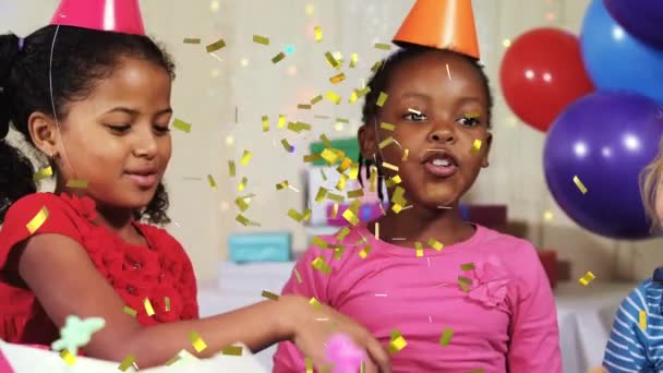 Animatie Van Confetti Vallen Diverse Kinderen Met Feestmutsen Verjaardagsfeestje Feest — Stockvideo