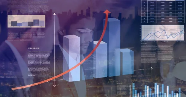 Imagem Composta Processamento Dados Negócios Sobre Empresários Contra Paisagem Urbana — Fotografia de Stock