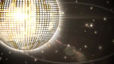 Dönen disko topu ve parlayan ışıkların animasyonu. müzik ve eğlence konsepti dijital olarak oluşturulmuş video.