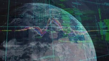 Koyu arkaplan üzerinde küre ve veri işleme animasyonu. küresel bağlantılar, iş dünyası, dijital arayüz, teknoloji ve ağ konsepti dijital olarak oluşturulmuş video.