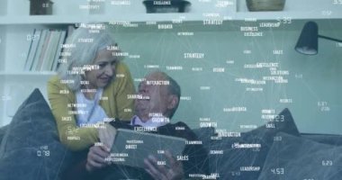 Üst düzey çiftler arasında bağlantı ağı animasyonu. küresel bağlantılar, iş dünyası, dijital arayüz, teknoloji ve ağ konsepti dijital olarak oluşturulmuş video.