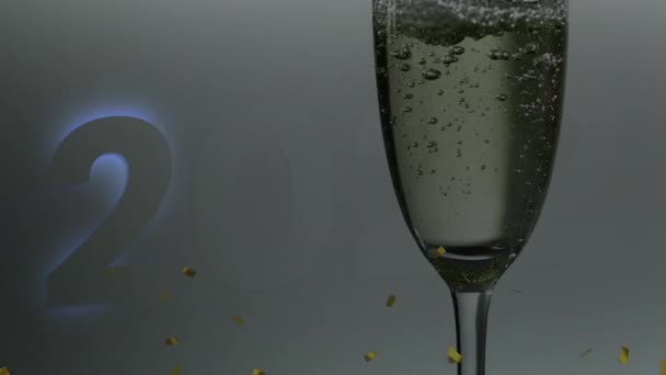 Animatie Van 2022 Tekst Met Confetti Glas Champagne Oudejaarsavond Feest — Stockvideo