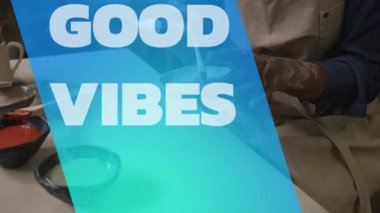 Afrika kökenli Amerikalı bir kadının çömlek boyaması üzerine iyi titreşimlerin animasyonu. hobi ve kutlama konsepti dijital olarak oluşturulmuş video.