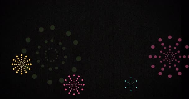 Animation Des Frohen Neujahrstextes Über Einem Feuerwerk Auf Schwarzem Hintergrund — Stockvideo