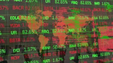 Ofis üzerinde veri işleme ve borsa animasyonu. küresel iş ve dijital arayüz kavramı dijital olarak oluşturulmuş video.