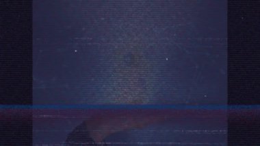 Medya simgeleriyle beyaz bir kadının el üstünde müdahalesi. veri işleme ve dijital arayüz kavramı dijital olarak oluşturulmuş video.