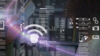 Mali veri işleme animasyonları ve çeşitli iş adamları üzerinde simgeler. küresel iş, veri işleme ve dijital arayüz kavramı dijital olarak oluşturulmuş video.