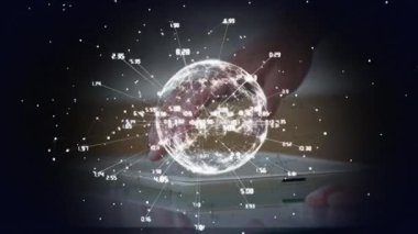 İnsanların üzerindeki küre moleküllerinin animasyonu. okul, eğitim ve öğrenim konsepti dijital olarak oluşturulmuş video.