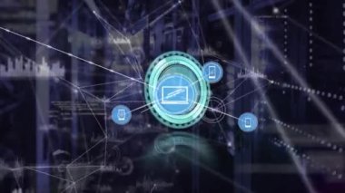 Daha ciddi bir odanın üzerindeki simgelerle bağlantı ağının animasyonu. küresel bağlantılar, iş dünyası, dijital arayüz, teknoloji ve ağ konsepti dijital olarak oluşturulmuş video.