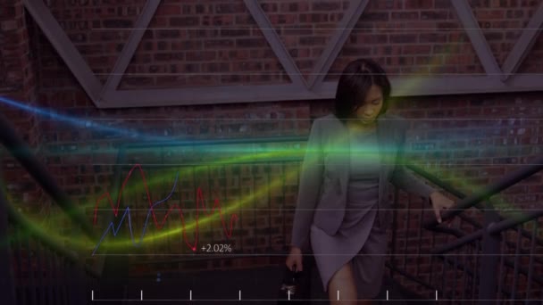 オフィスでの出産のビジネス女性以上の財務データ処理のアニメーション 世界的なビジネス データ処理 デジタルインターフェースの概念デジタル生成されたビデオ — ストック動画