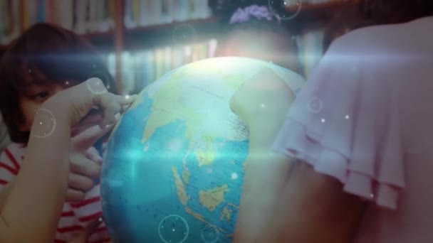 Animering Nätverk Kontakter Över Olika Kvinnliga Lärare Och Skolbarn Som — Stockvideo