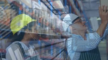 Depoda çalışanların finansal veri işleme animasyonları. küresel gönderim, dağıtım, iş, veri işleme ve teknoloji konsepti dijital olarak oluşturulmuş video.